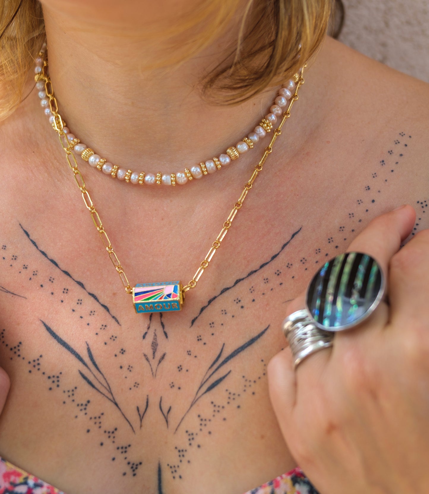 collier femme talisman " amour " et chaine acier inox