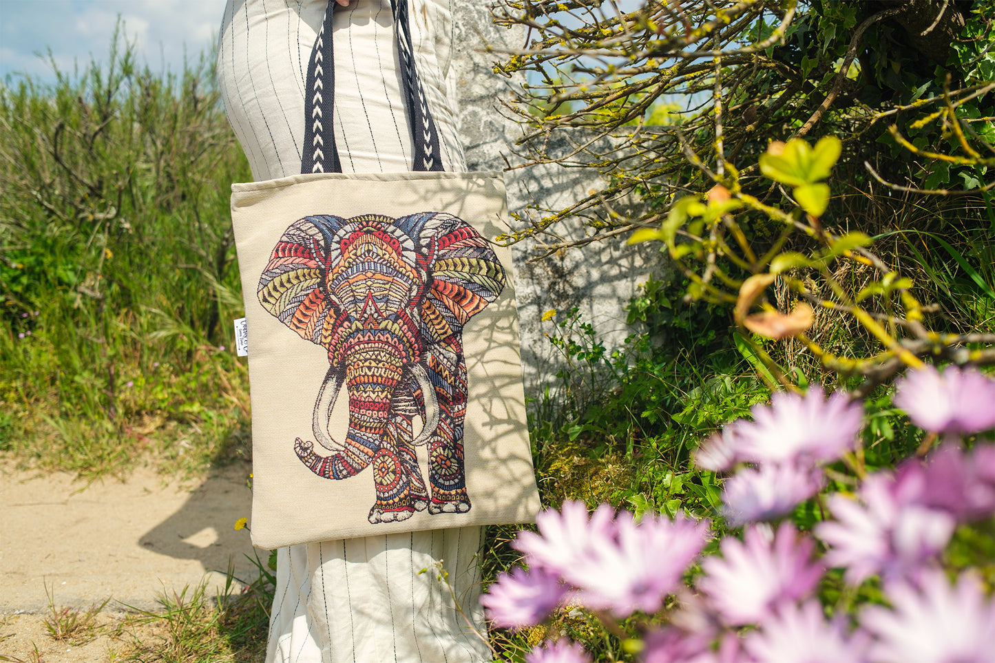 Sac tote bag elephant mandala 42*42cm PIECE UNIQUE - caurisandco