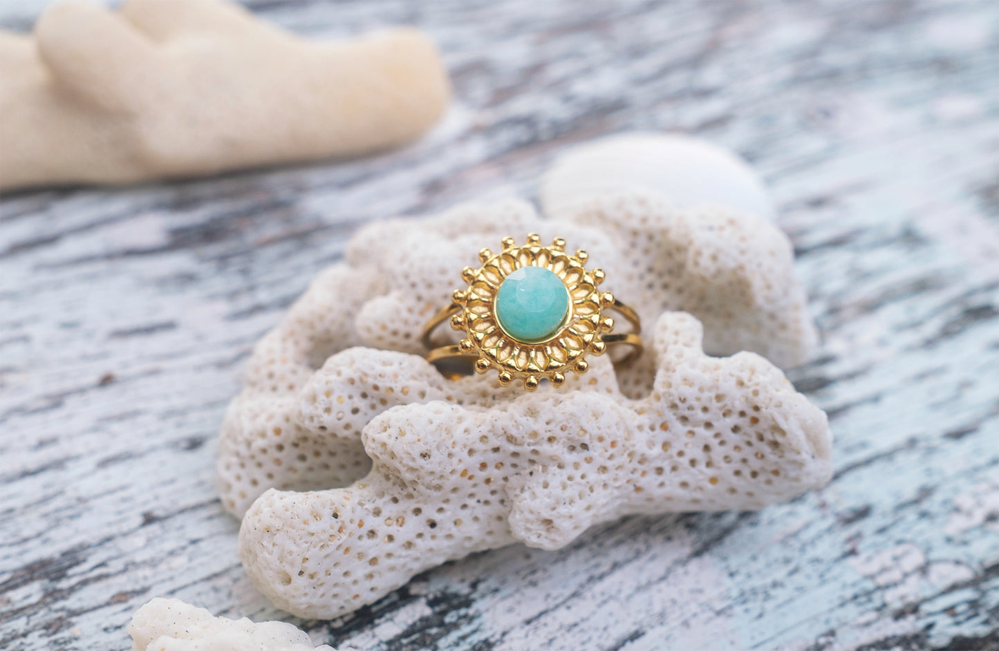 Bague réglable soleil en acier inox doré – Cabochon amazonite ou turquoise