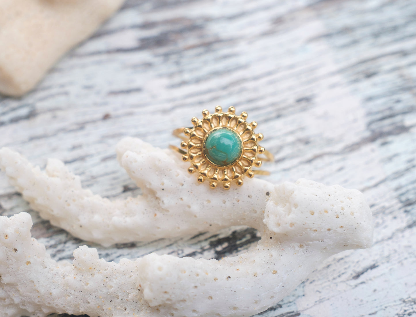 Bague réglable soleil en acier inox doré – Cabochon amazonite ou turquoise