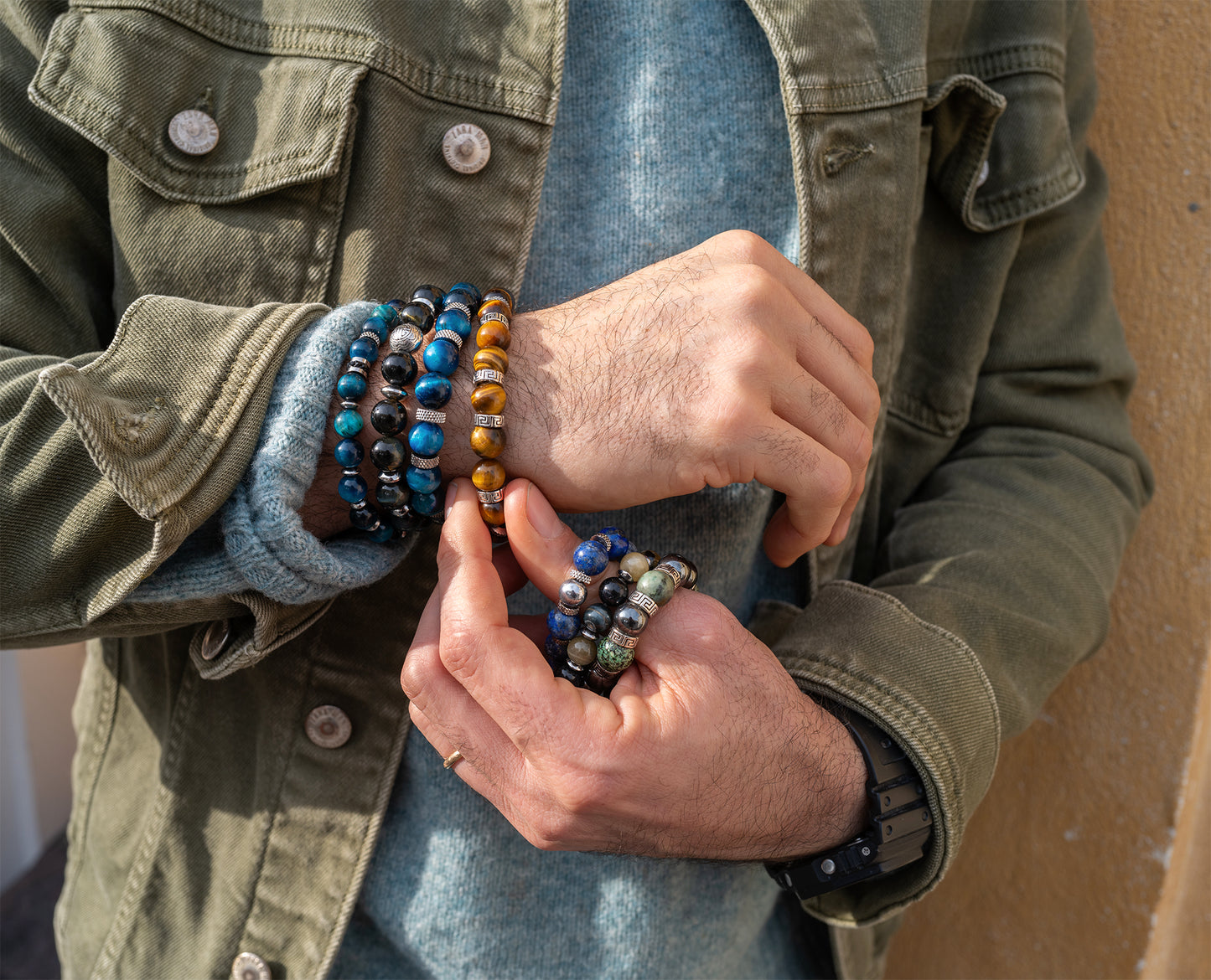 Bracelet homme perles oeil de tigre bleu 10mm - caurisandco