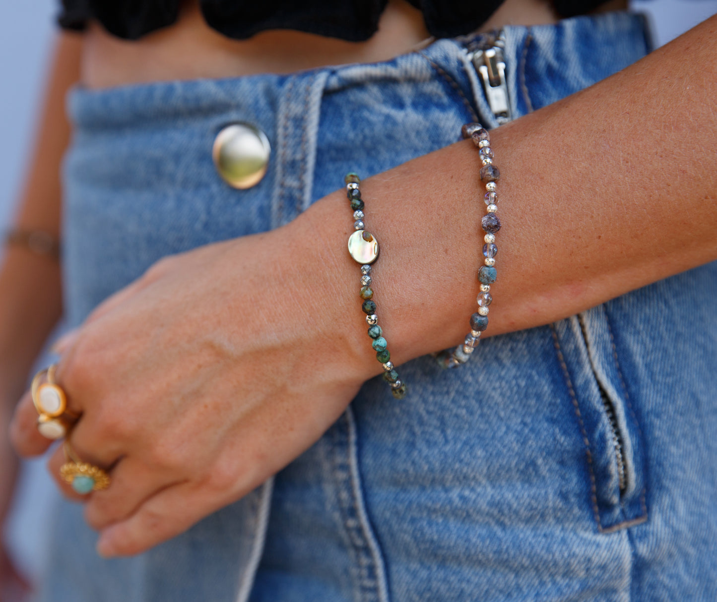 Bracelet Femme Turquoise d'Afrique 4mm & Abalone Perles en Verre Irisées - caurisandco