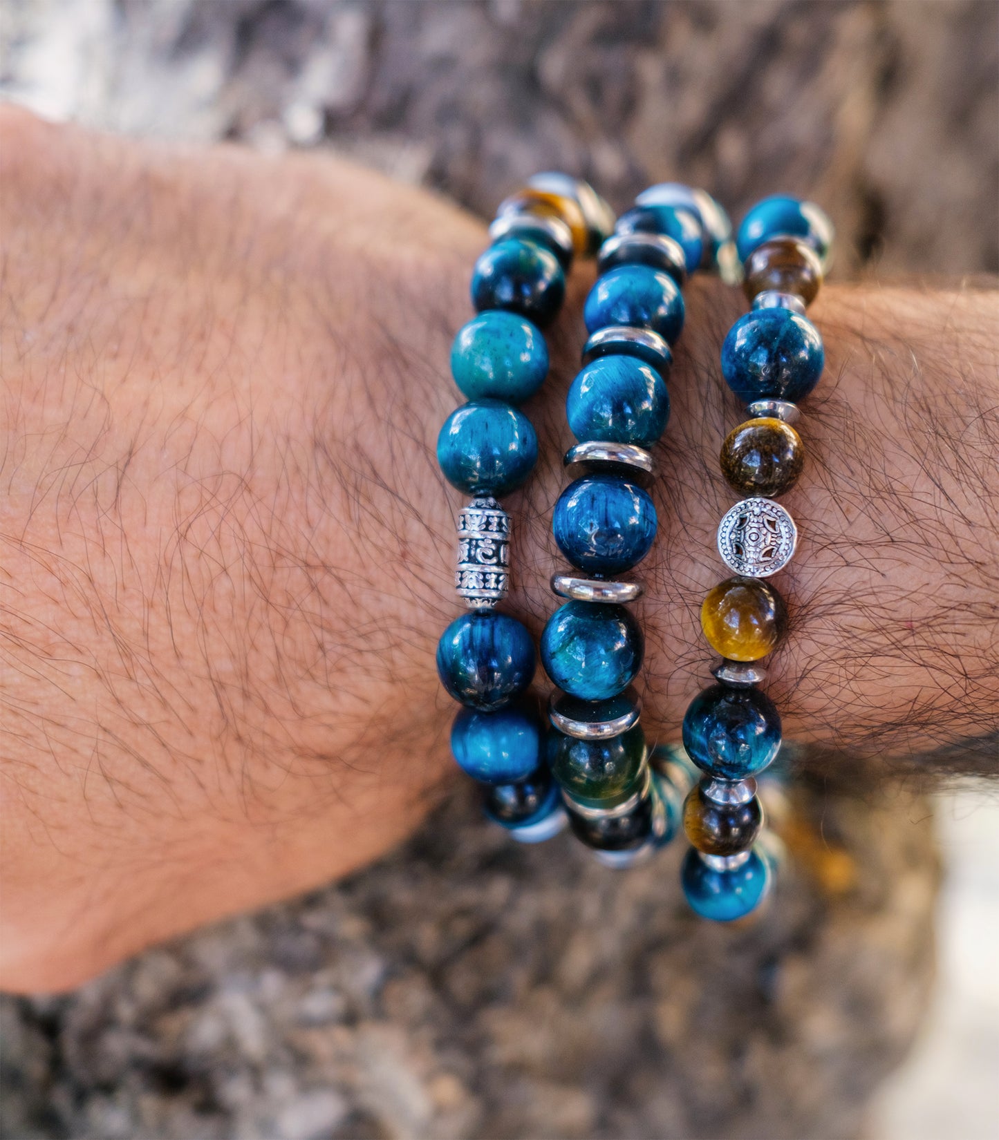 Bracelet homme perles oeil de tigre bleu 10mm - caurisandco