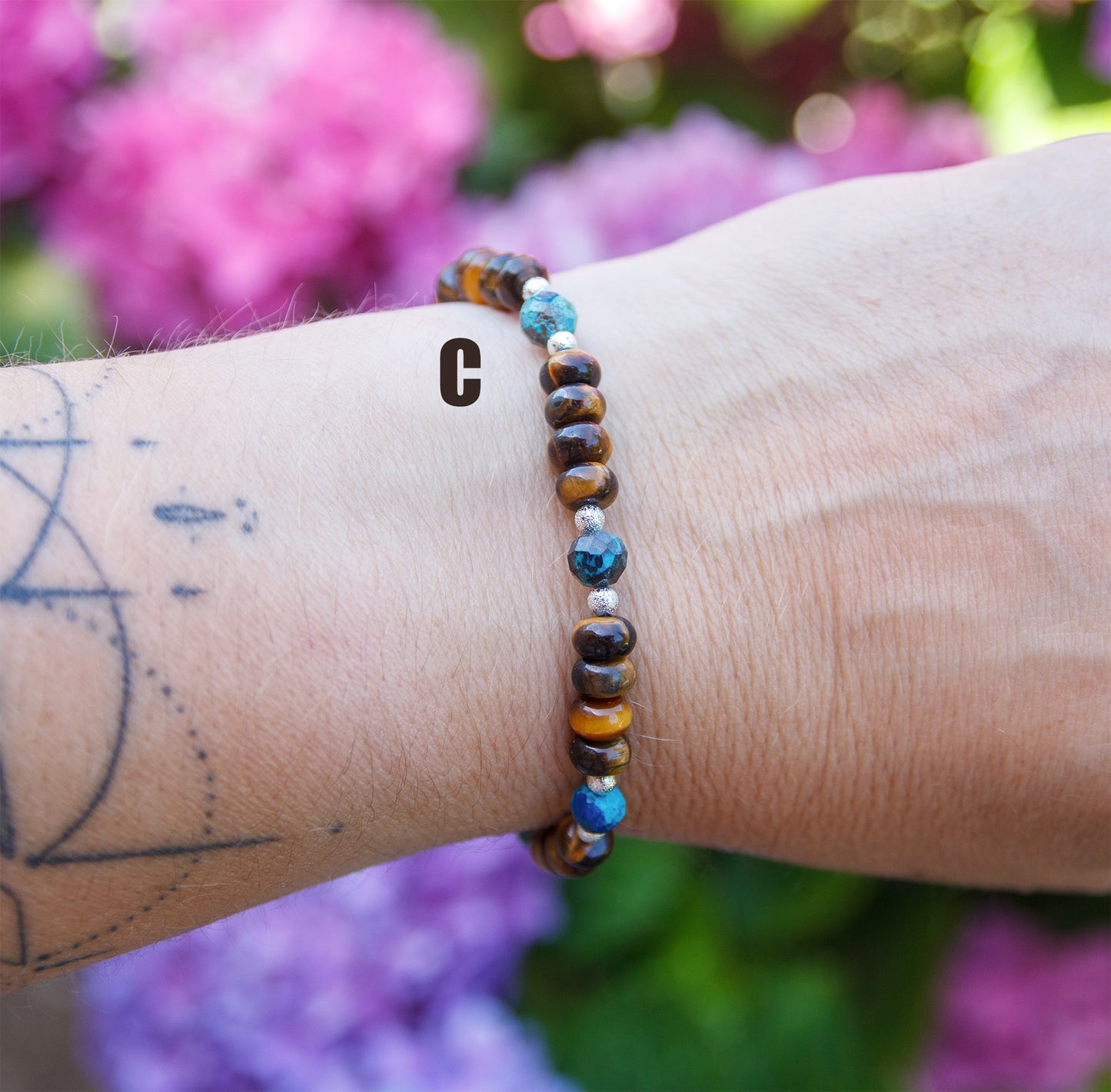 Bracelet femme perles oeil de tigre 6 mm et chrysocolle (plusieurs modeles)