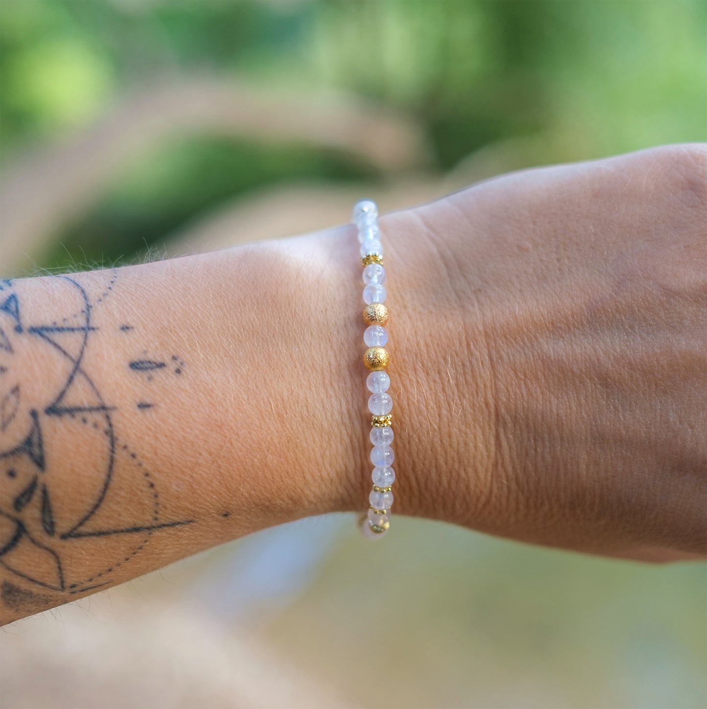 Bracelet perle femme pierre de lune (moonstone) 4 mm