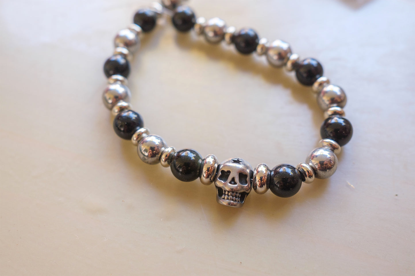 Bracelet perles homme skull obsidiene et hematite plaqué argenté