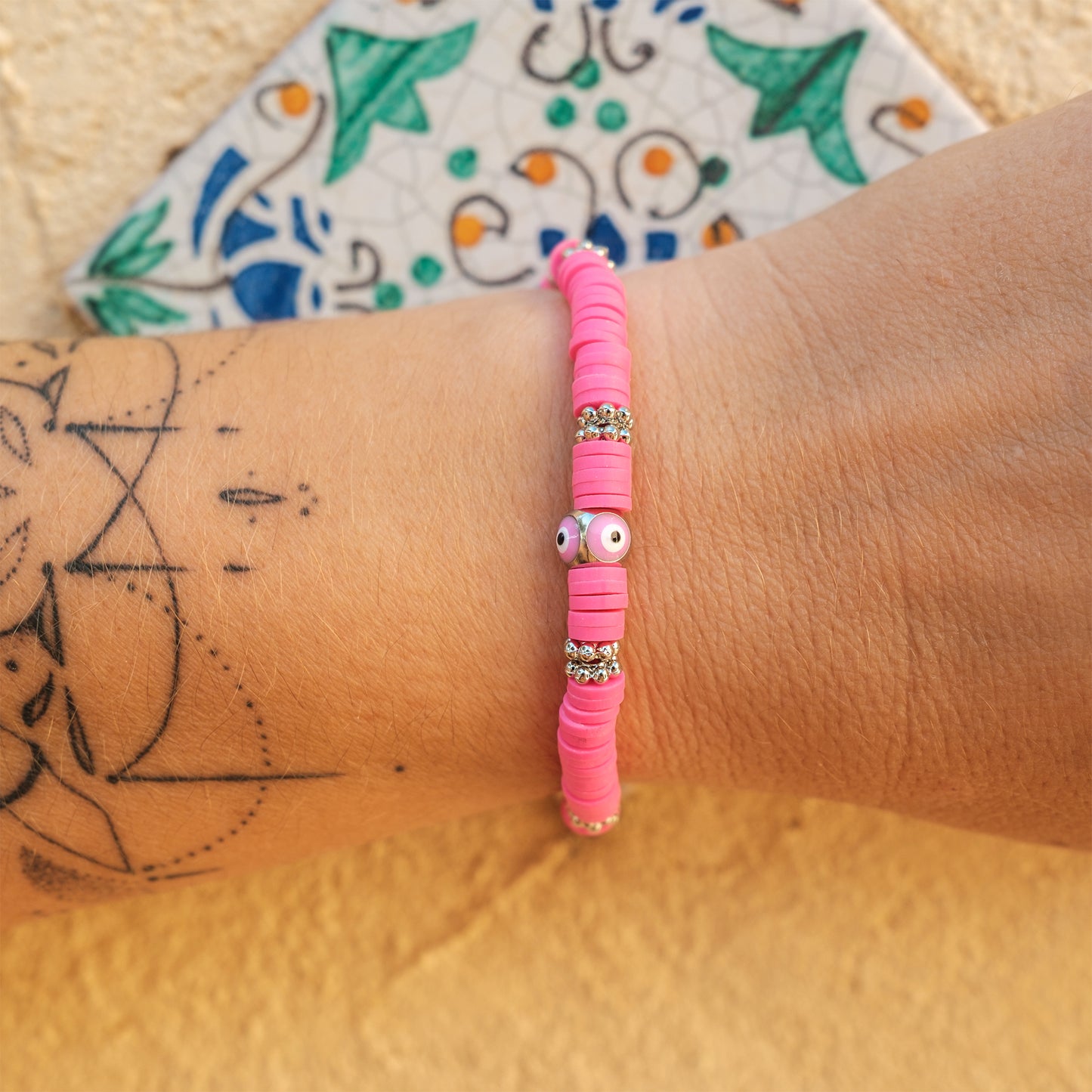 bracelet oeil et perles heishi - caurisandco