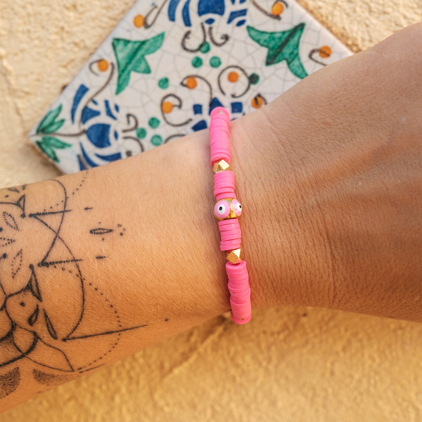 bracelet oeil et perles heishi - caurisandco