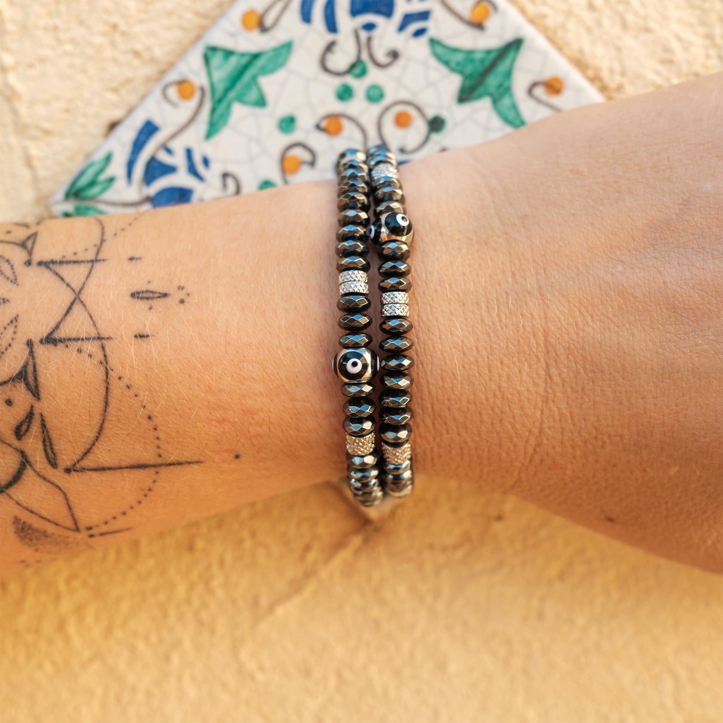 bracelet oeil et perles heishi - caurisandco