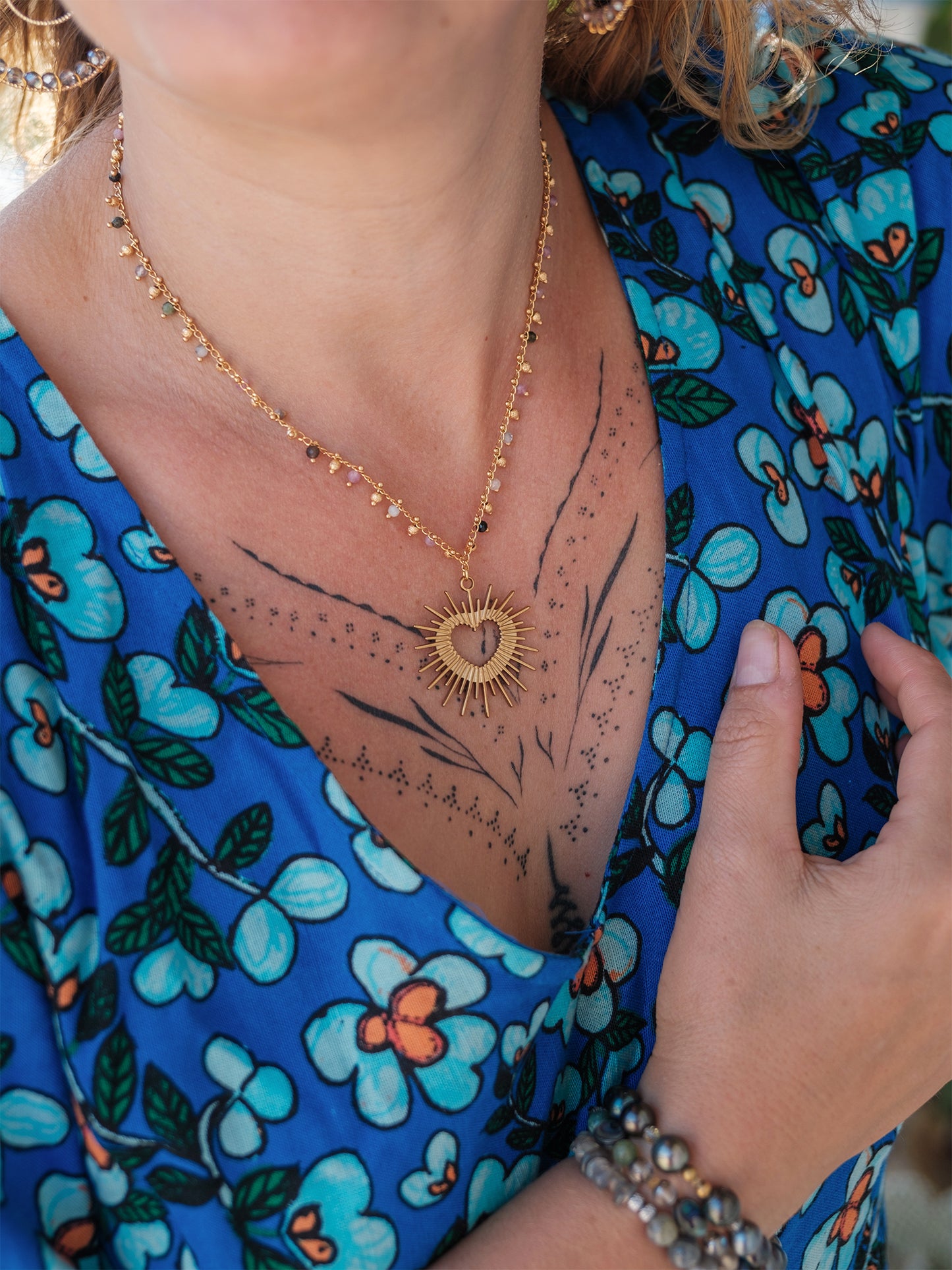 Collier chaine rosaire en tourmaline et pendentif coeur ex voto