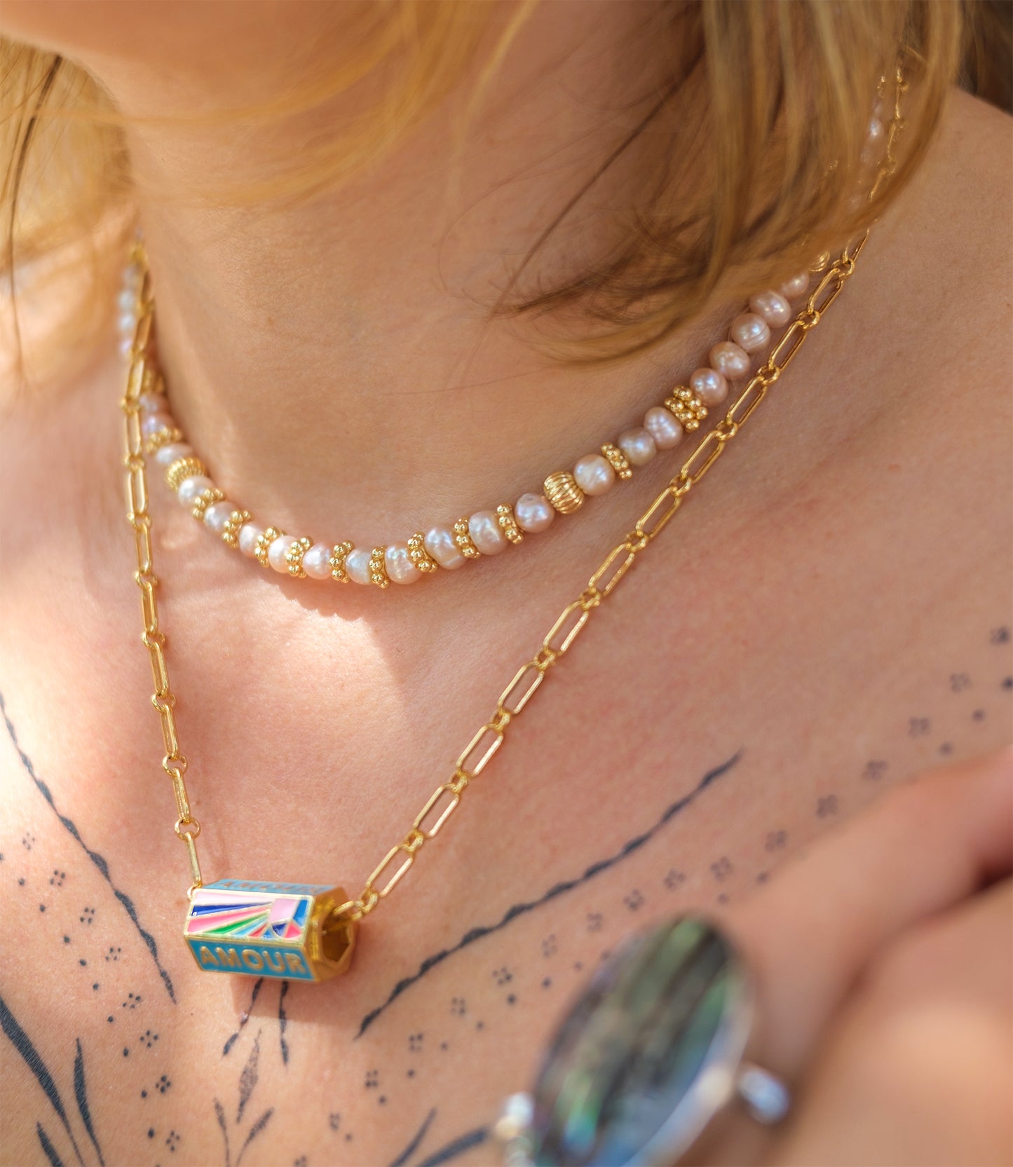 collier femme talisman " amour " et chaine acier inox