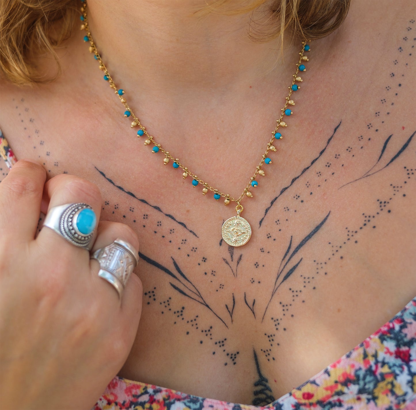 Collier femme chaine rosaire en turquoise et pendentif oeil