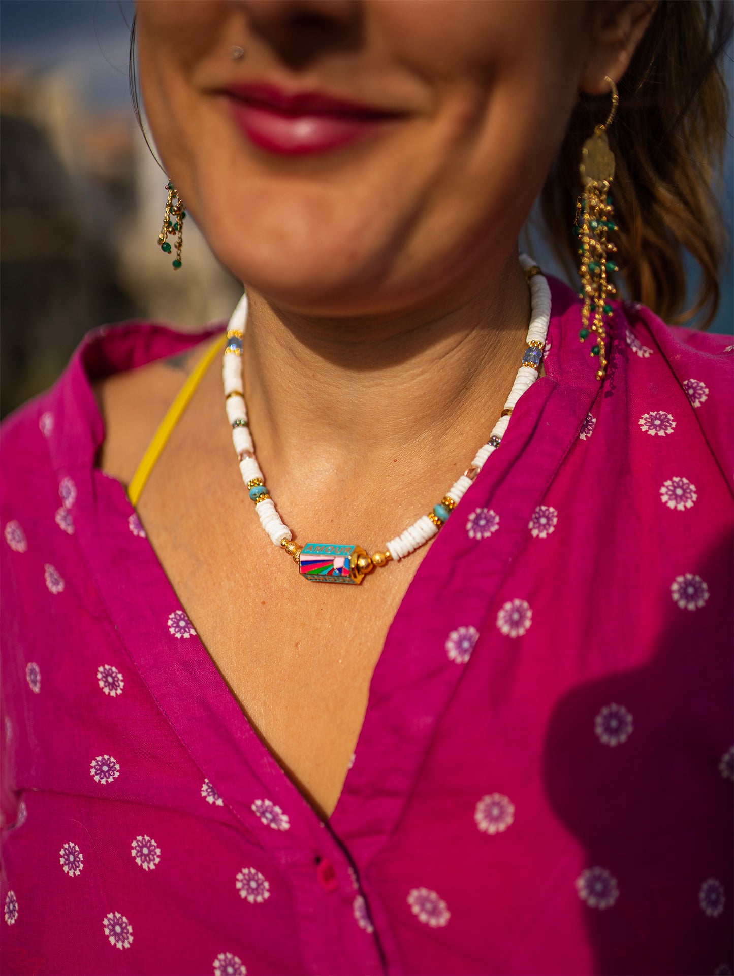 Collier Talisman Amour en Perles Heishi & Coquillage – Bijou Bohème Fait Main à Cannes