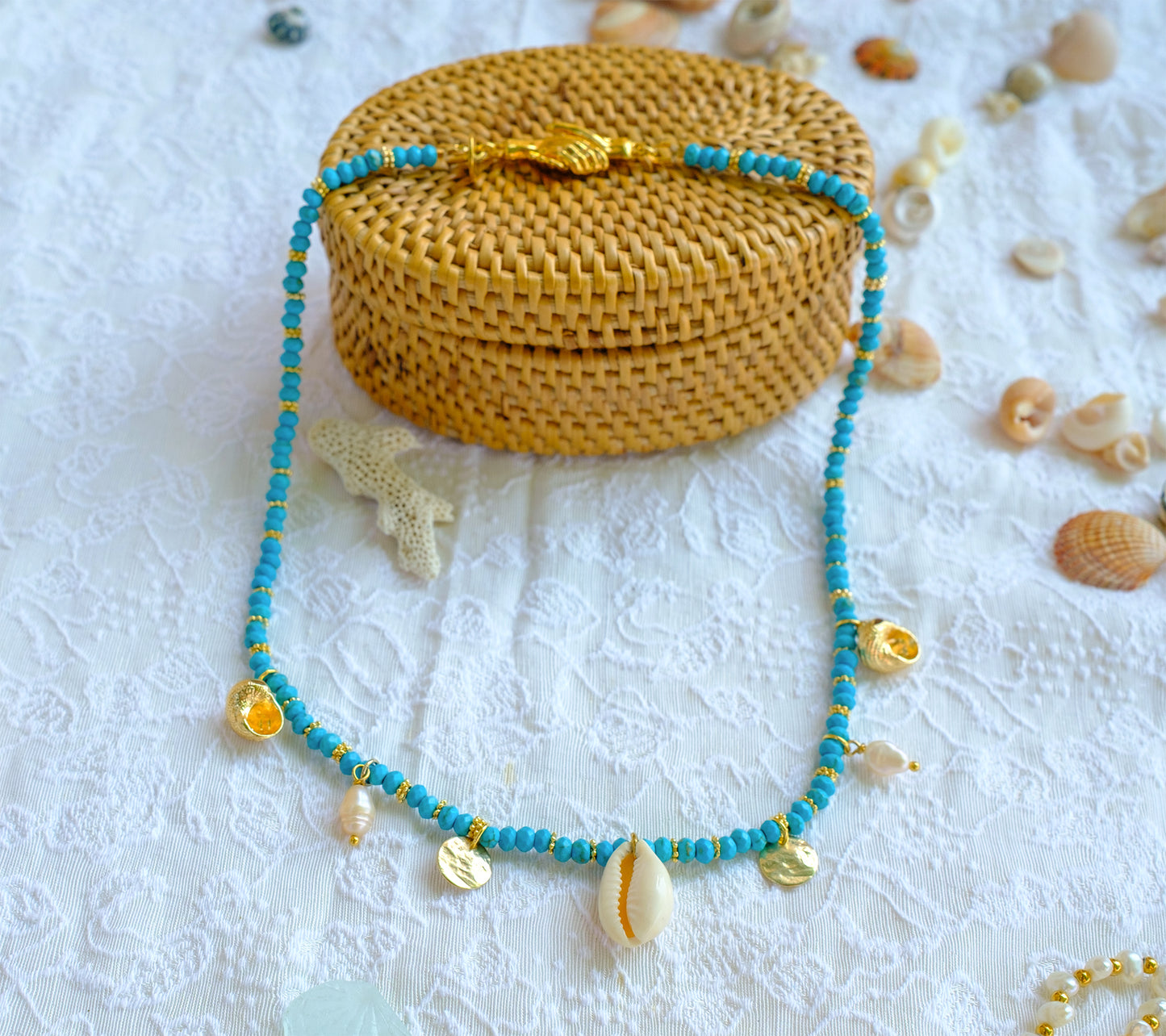 Collier Femme en Howlite Turquoise & Breloques Coquillages – Bijou Bohème Chic Fait Main