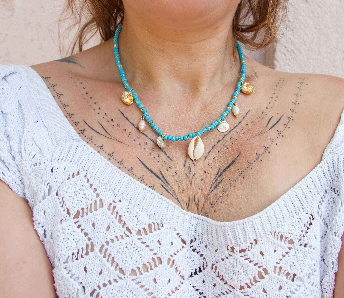 Collier Femme en Howlite Turquoise & Breloques Coquillages – Bijou Bohème Chic Fait Main