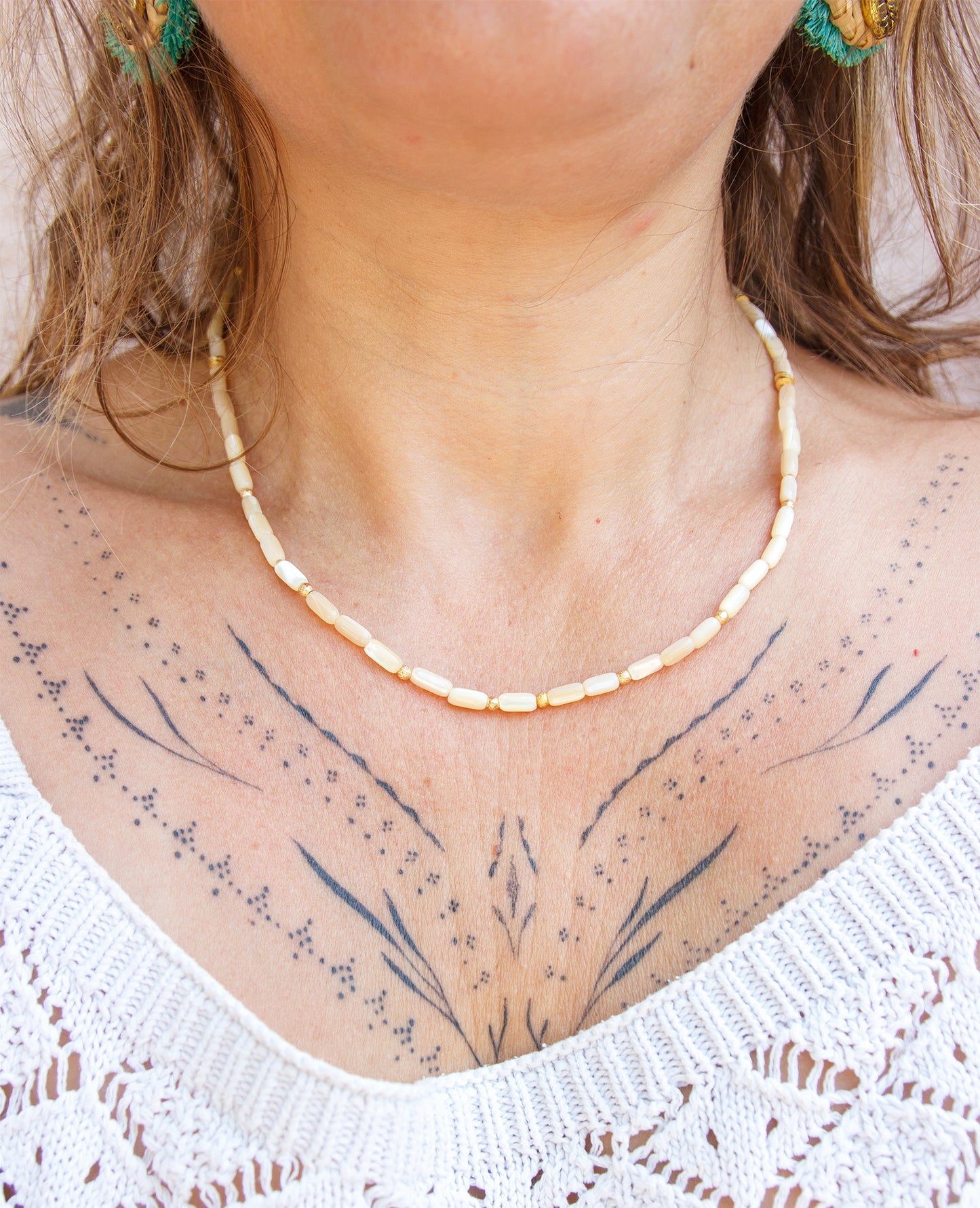Collier Femme Nacre Tube – Bijou Bohème Minimaliste pour le Quotidien