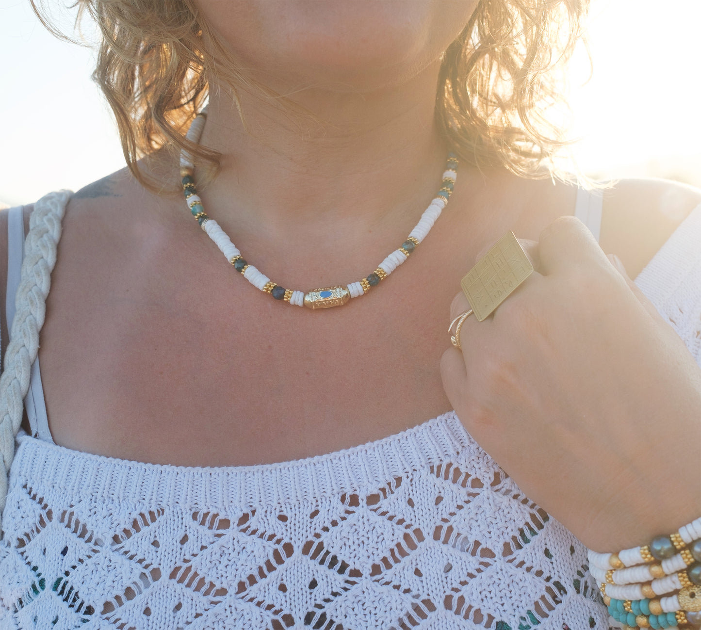 Collier talisman perles heishi coquillage et chrysocolle - caurisandco
