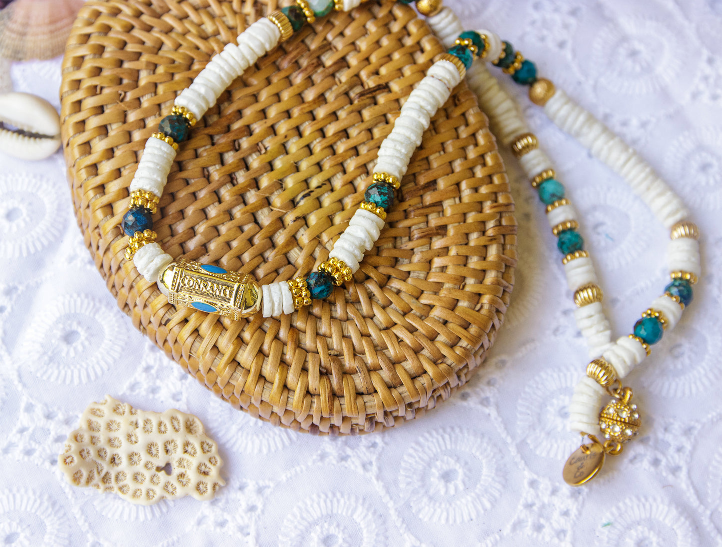 Collier talisman perles heishi coquillage et chrysocolle - caurisandco