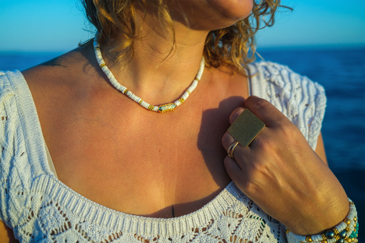 Collier talisman perles heishi coquillage - caurisandco
