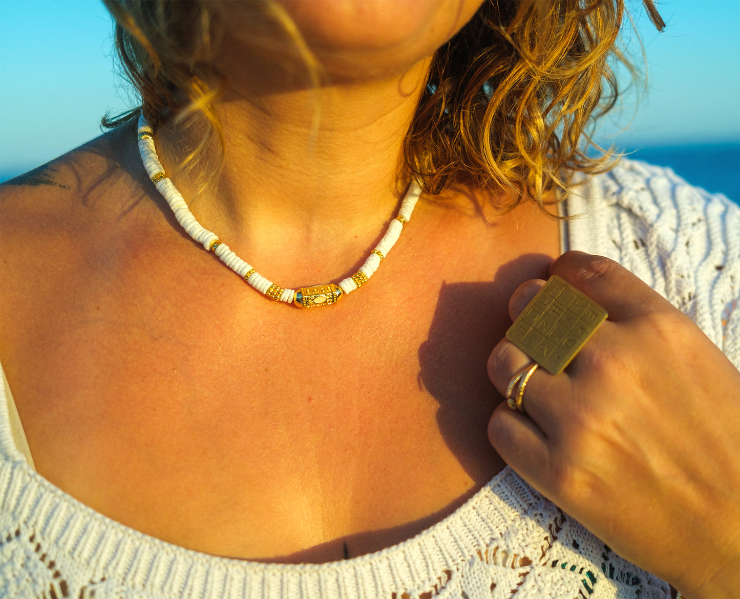 Collier talisman perles heishi coquillage - caurisandco