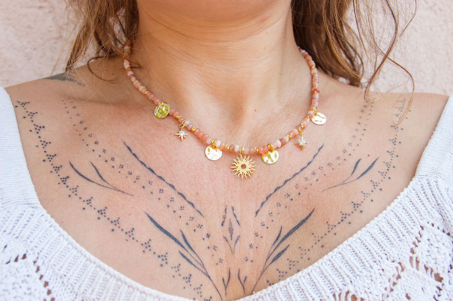 Collier ras de cou sunstone et breloques soleil et étoile – Bijou Bohème Chic