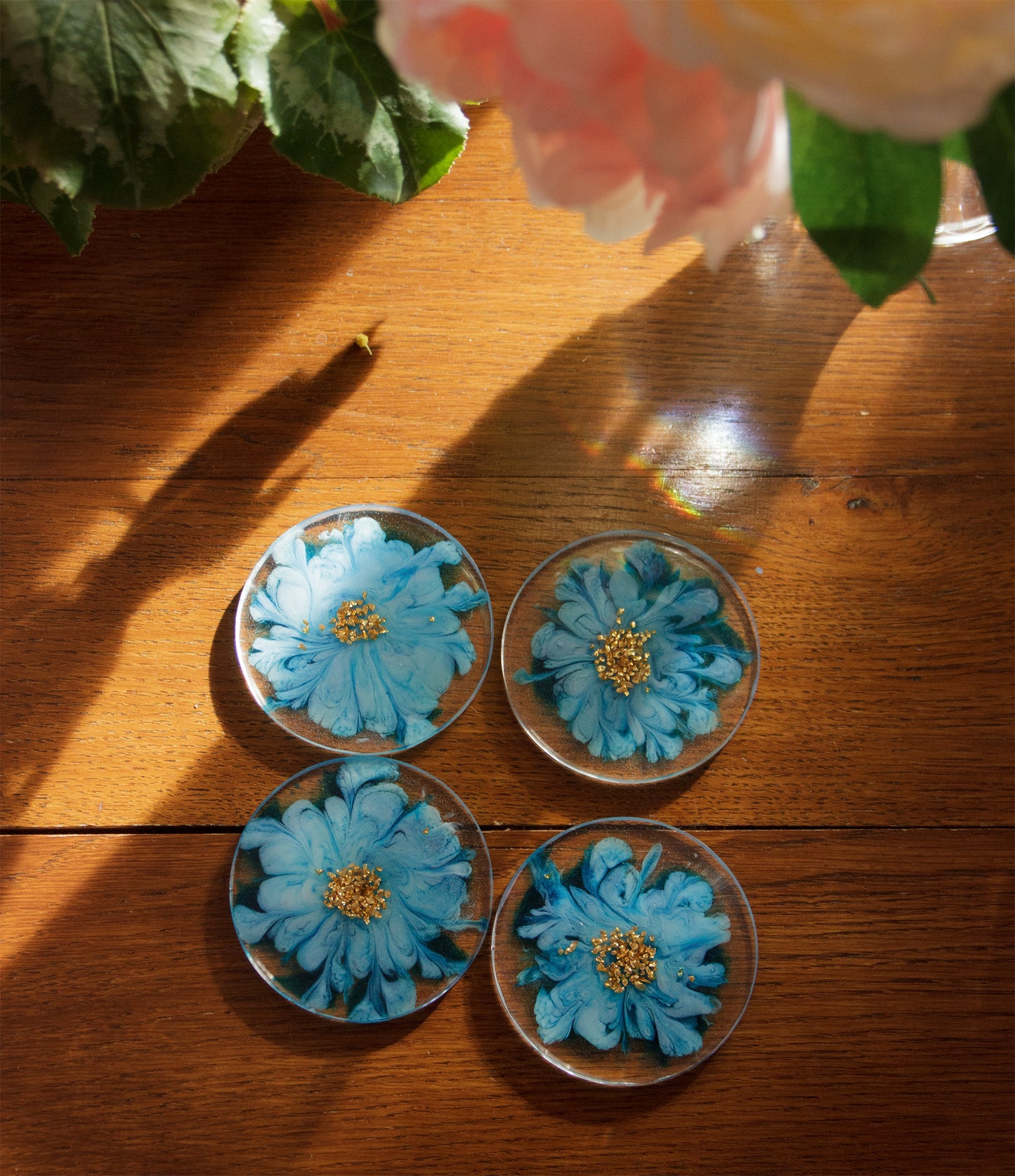 lot de 4 sous verre en résine transparents avec effet fleur 3D turquoise - caurisandco