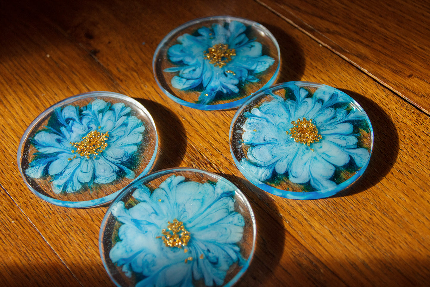 lot de 4 sous verre en résine transparents avec effet fleur 3D turquoise - caurisandco