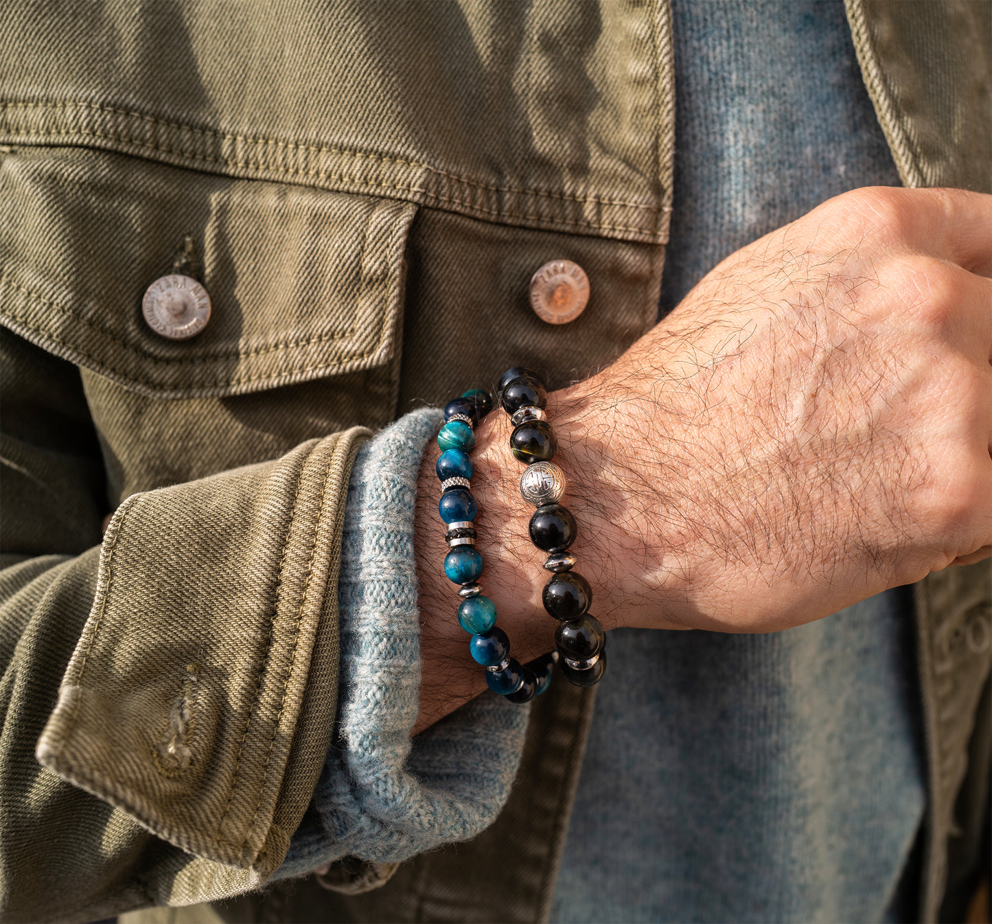Bracelet homme perles oeil de tigre bleu 8mm et intercalaire strass noir