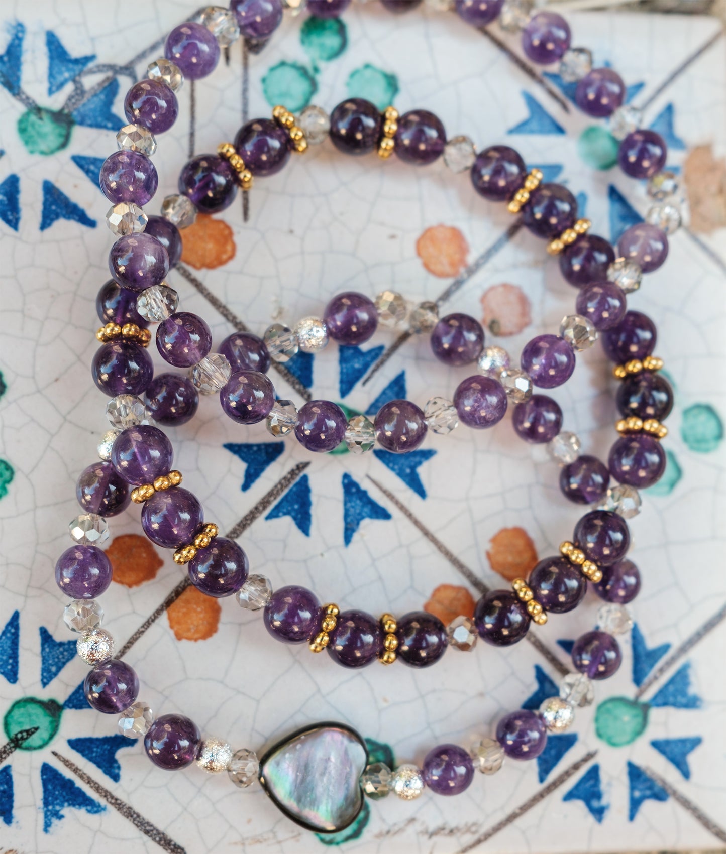 Bracelet femme amethyste et perles en verre facettée - caurisandco