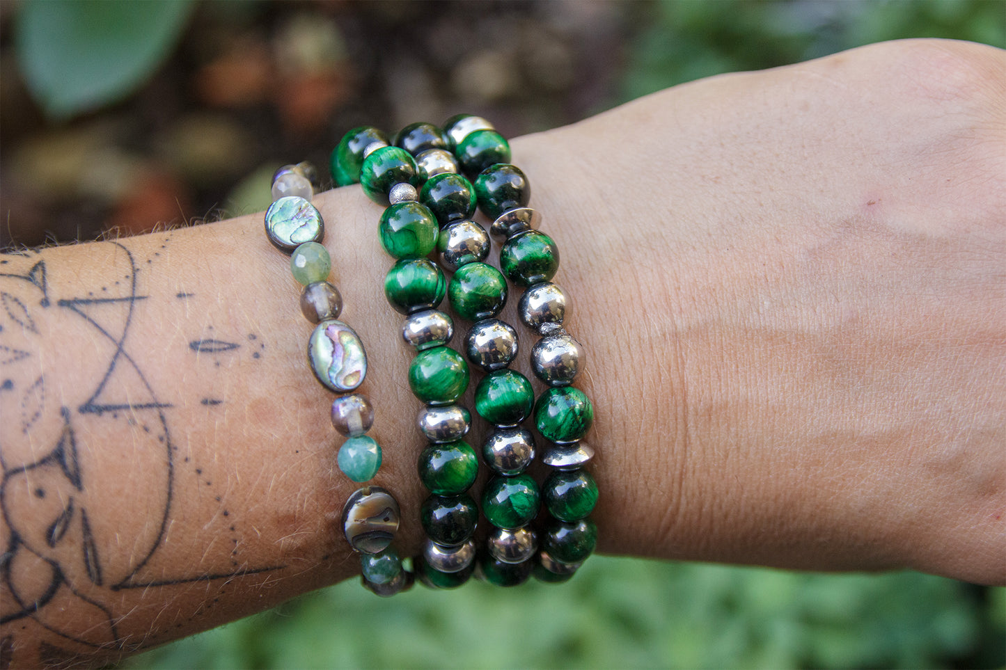 Bracelet perles oeil de tigre teintée verte et hematite argenté duo 8 mm - caurisandco
