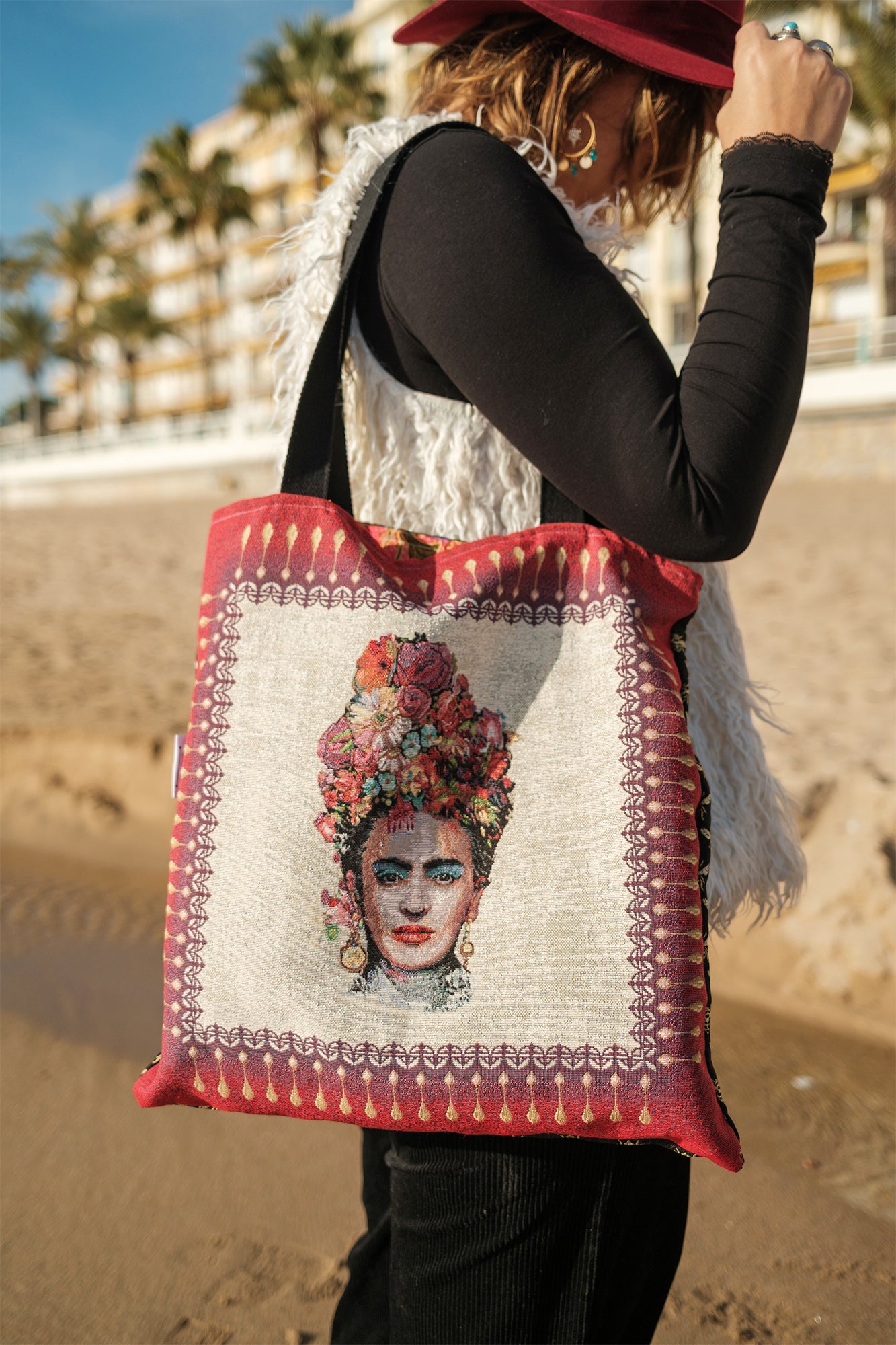 Sac tote bag femme Frida 45*45 cm rouge maya doublure batik PIECE UNIQUE - caurisandco