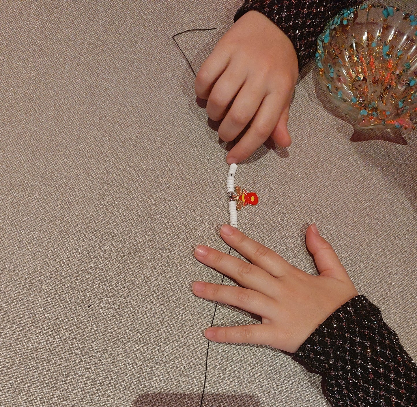 DIY: Atelier réalisation de bracelet enfant - caurisandco
