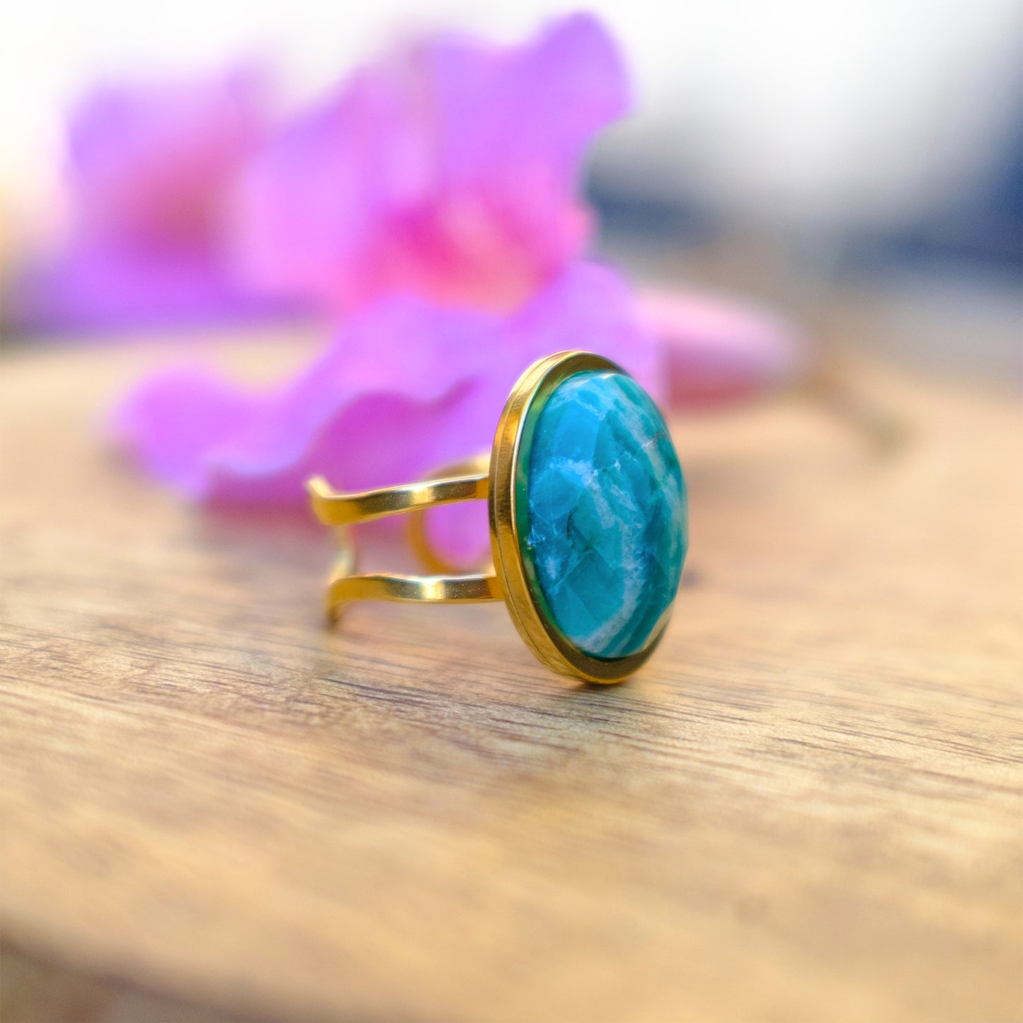 Bague en acier inoxydable doré et cabochon ovale 18*13mm - caurisandco