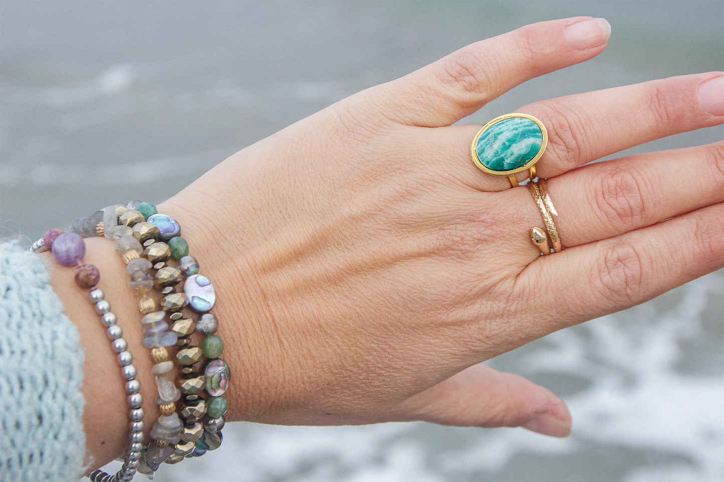 Bague en acier inoxydable doré et cabochon ovale 18*13mm - caurisandco