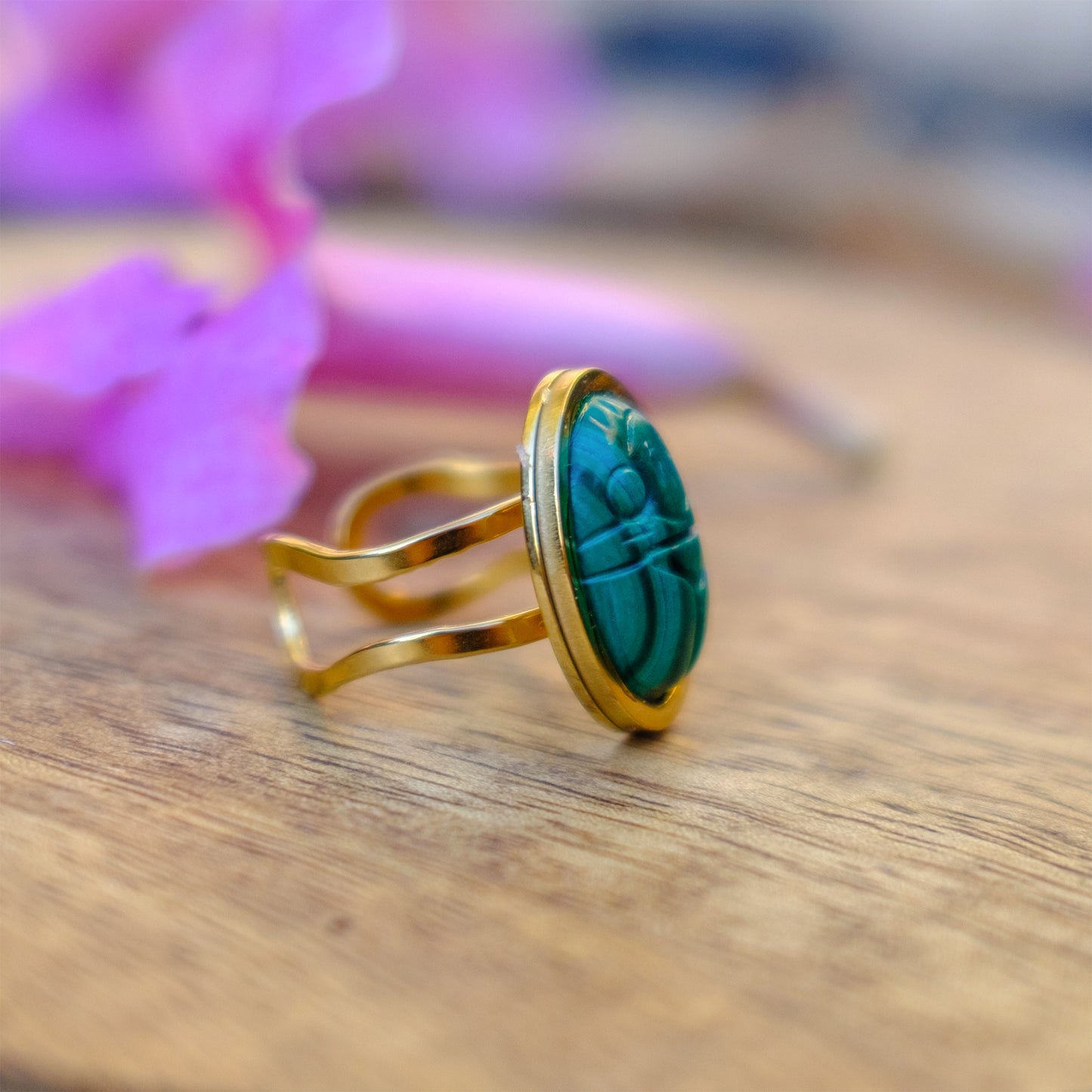 Bague en acier inoxydable doré et cabochon ovale 18*13mm - caurisandco