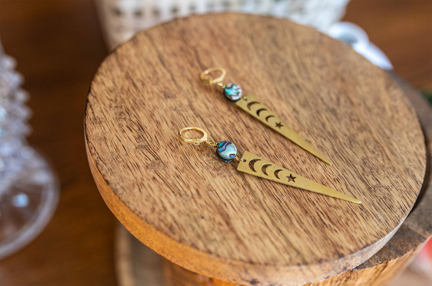 boucle d'oreille celeste avec abalone faite main - caurisandco