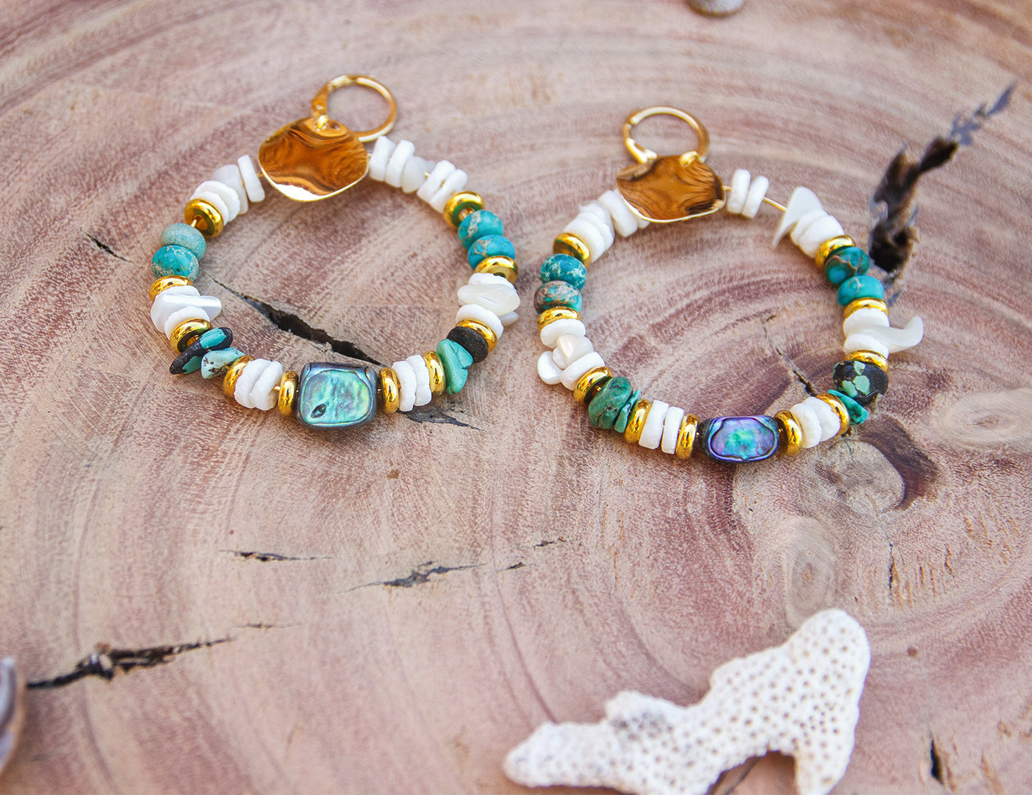 Boucle d'oreille heishi coquillage et abalone pendante cauris and co - caurisandco