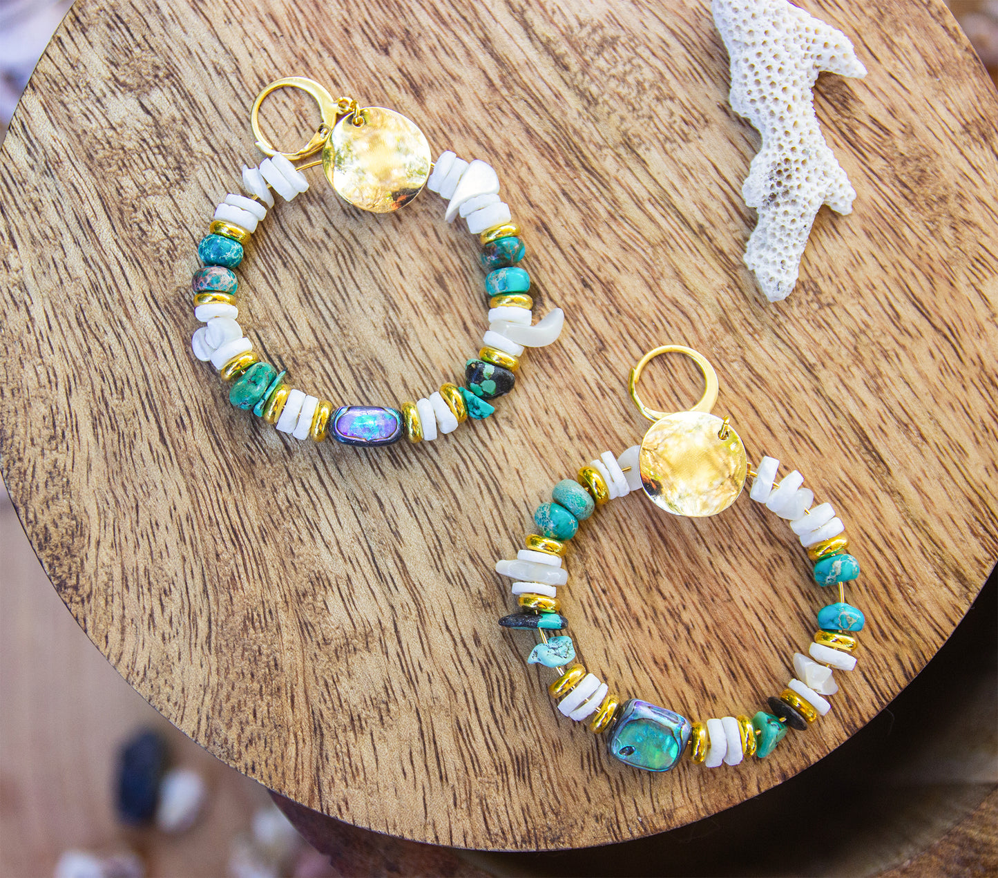 Boucle d'oreille heishi coquillage et abalone pendante cauris and co - caurisandco