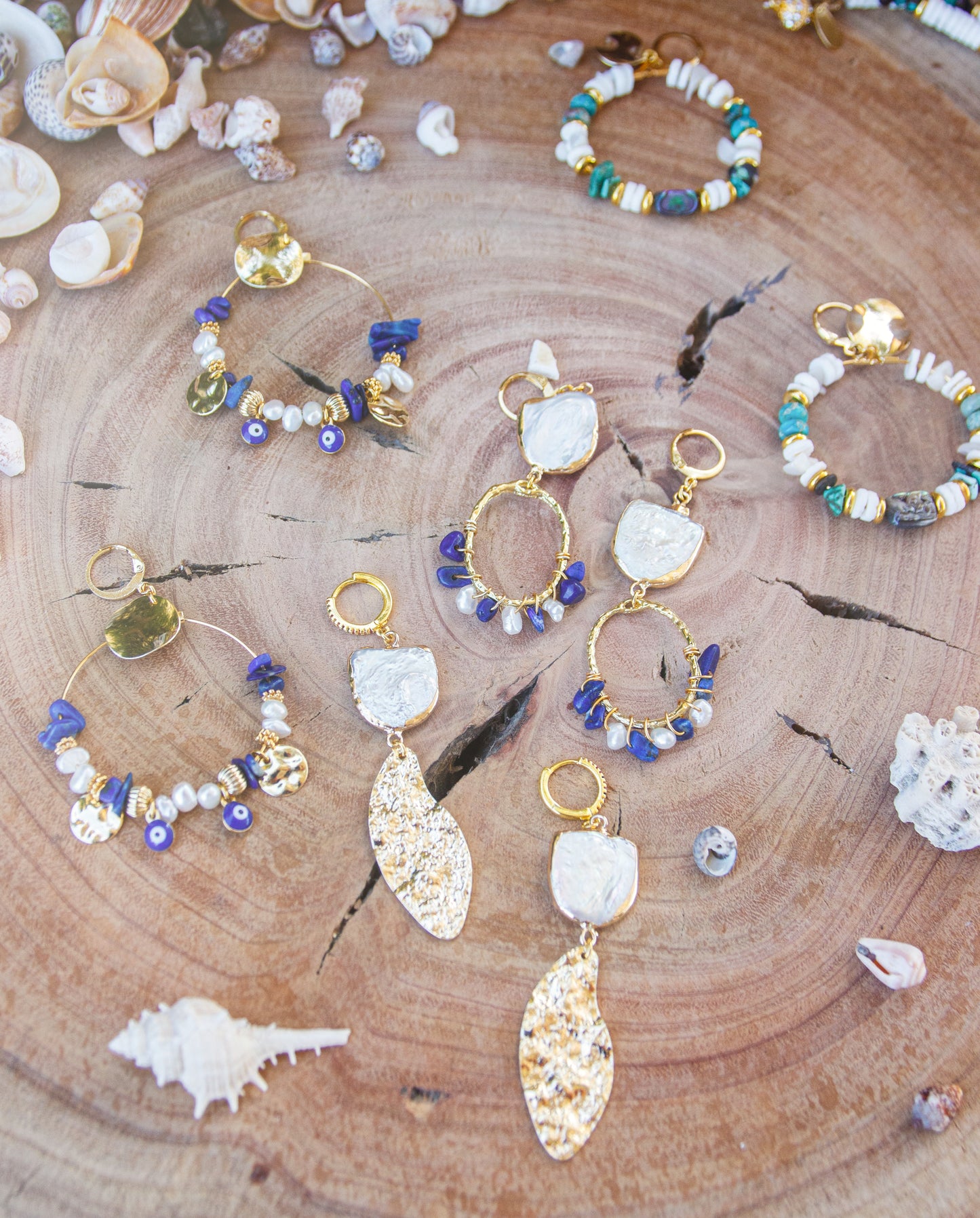 Boucle d'oreille heishi coquillage et abalone pendante cauris and co - caurisandco