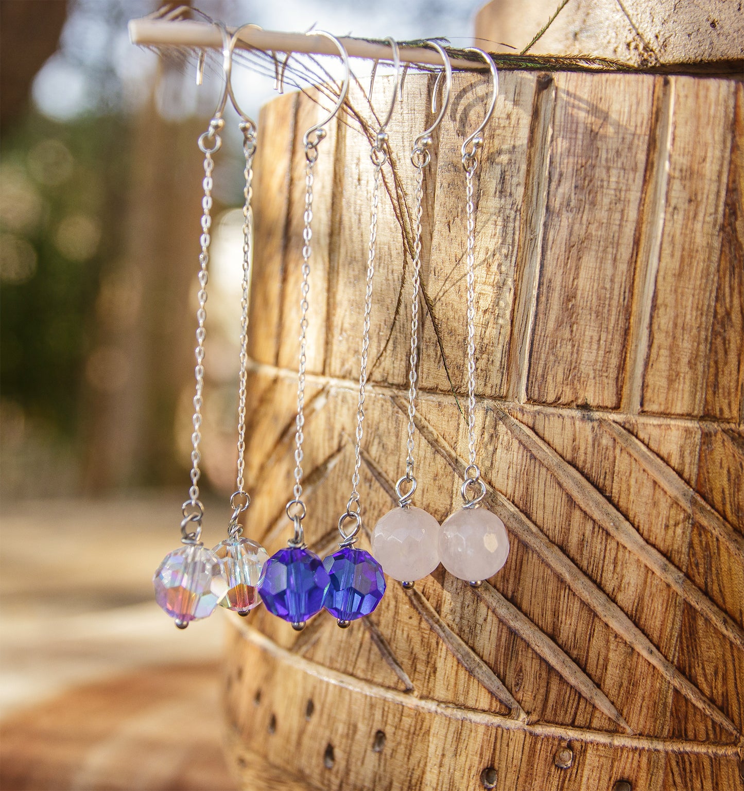 Boucle d'oreille pendante (4cm) en argent 925 et perle en cristal bleu(10mm) - caurisandco