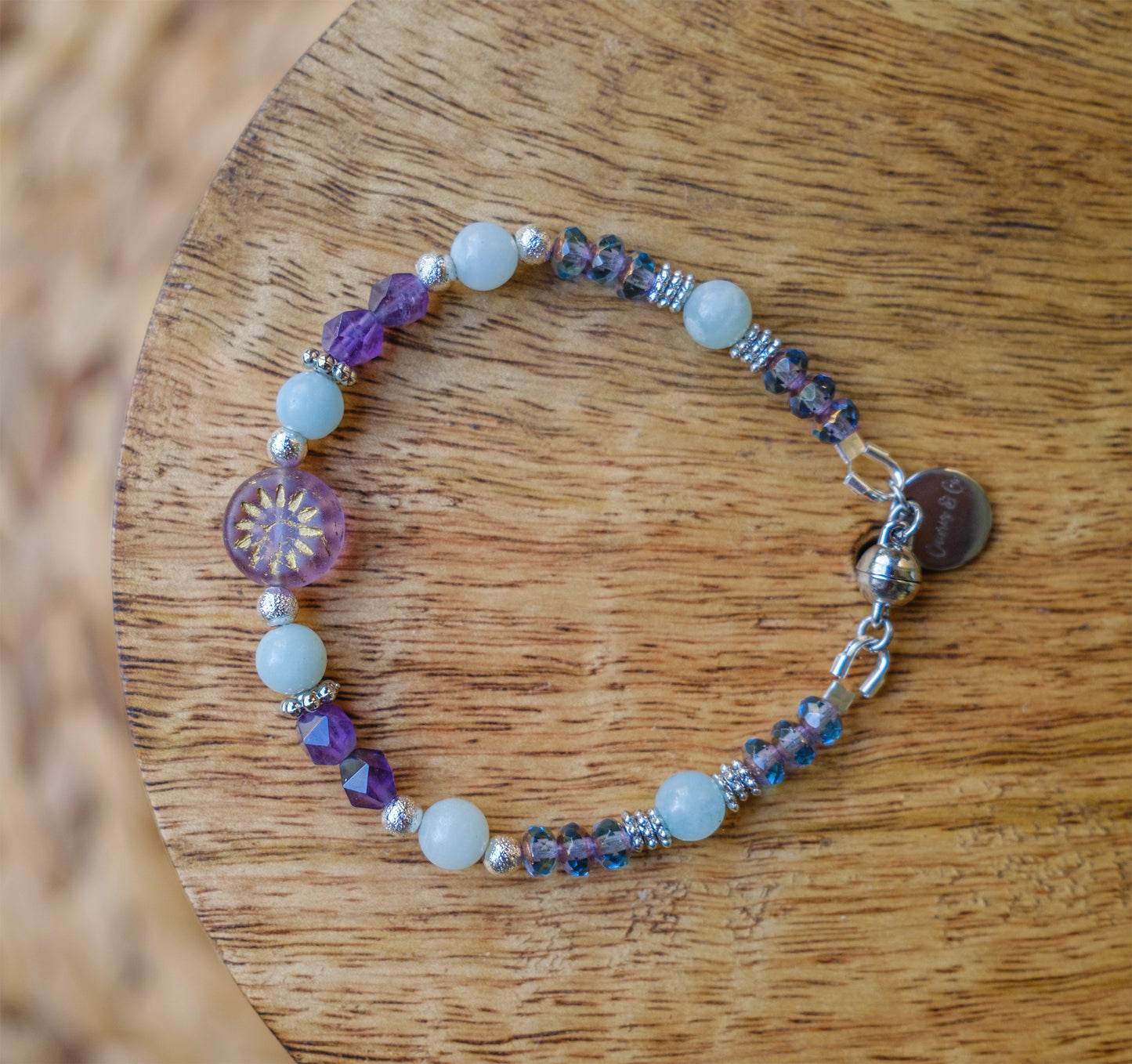 Bracelet amazonite (6mm) ,amethyste et perles en verre avec fermoir magnetique - caurisandco