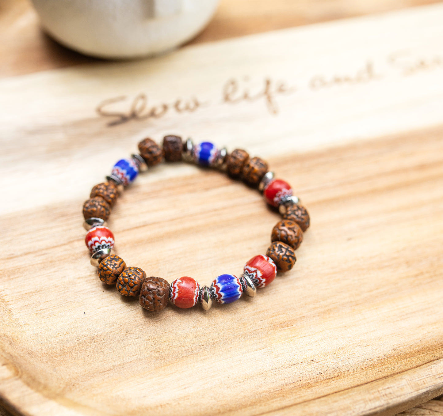 bracelet rudraksha et perles chevrons fait main - caurisandco