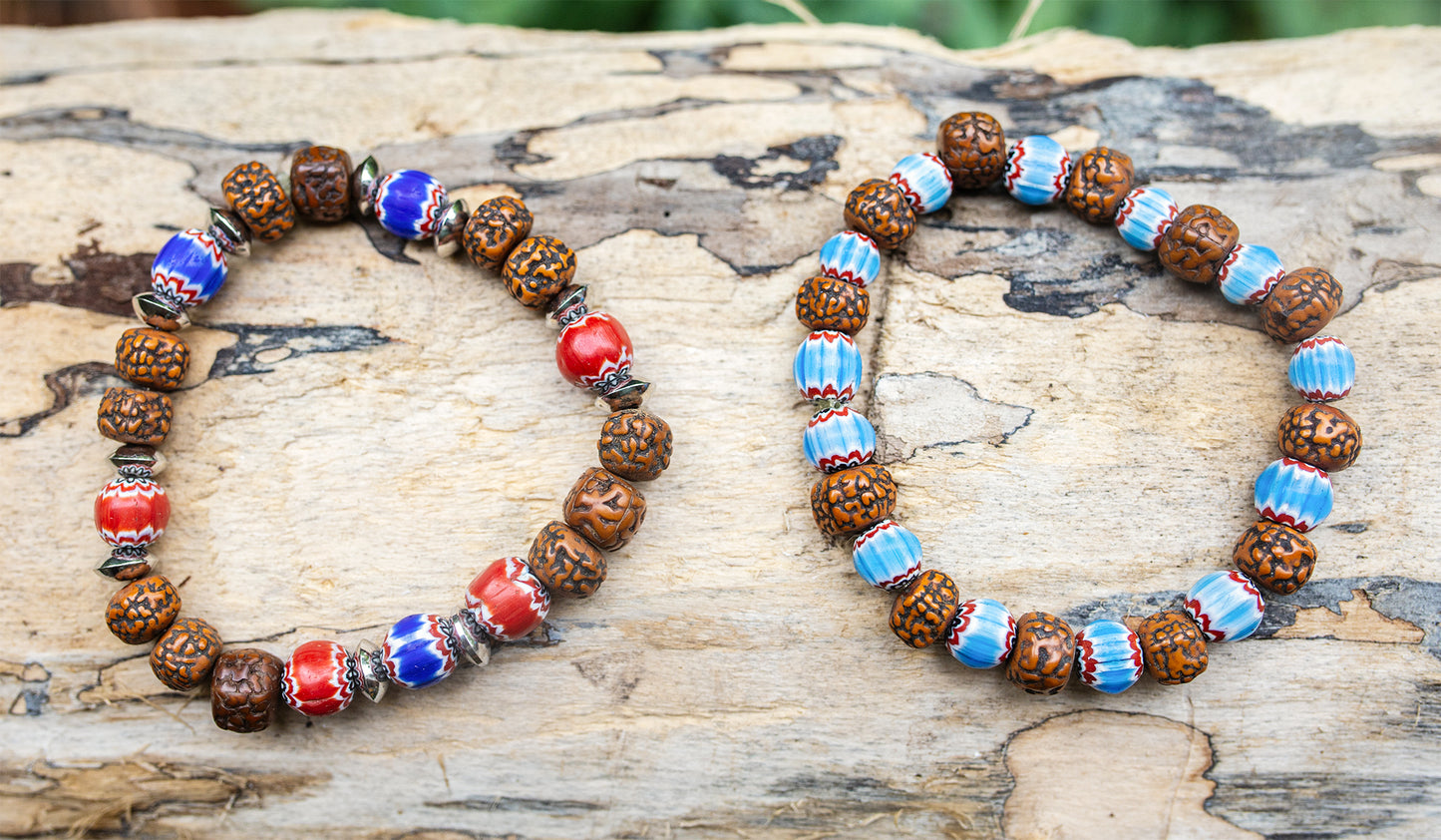 bracelet rudraksha et perles chevrons fait main - caurisandco