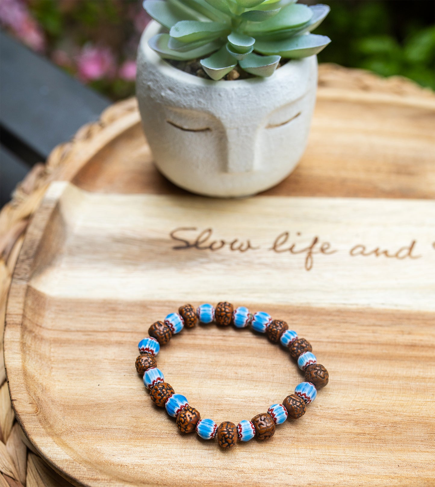 bracelet perles de rudraksha et perles chevrons turquoise fait main - caurisandco
