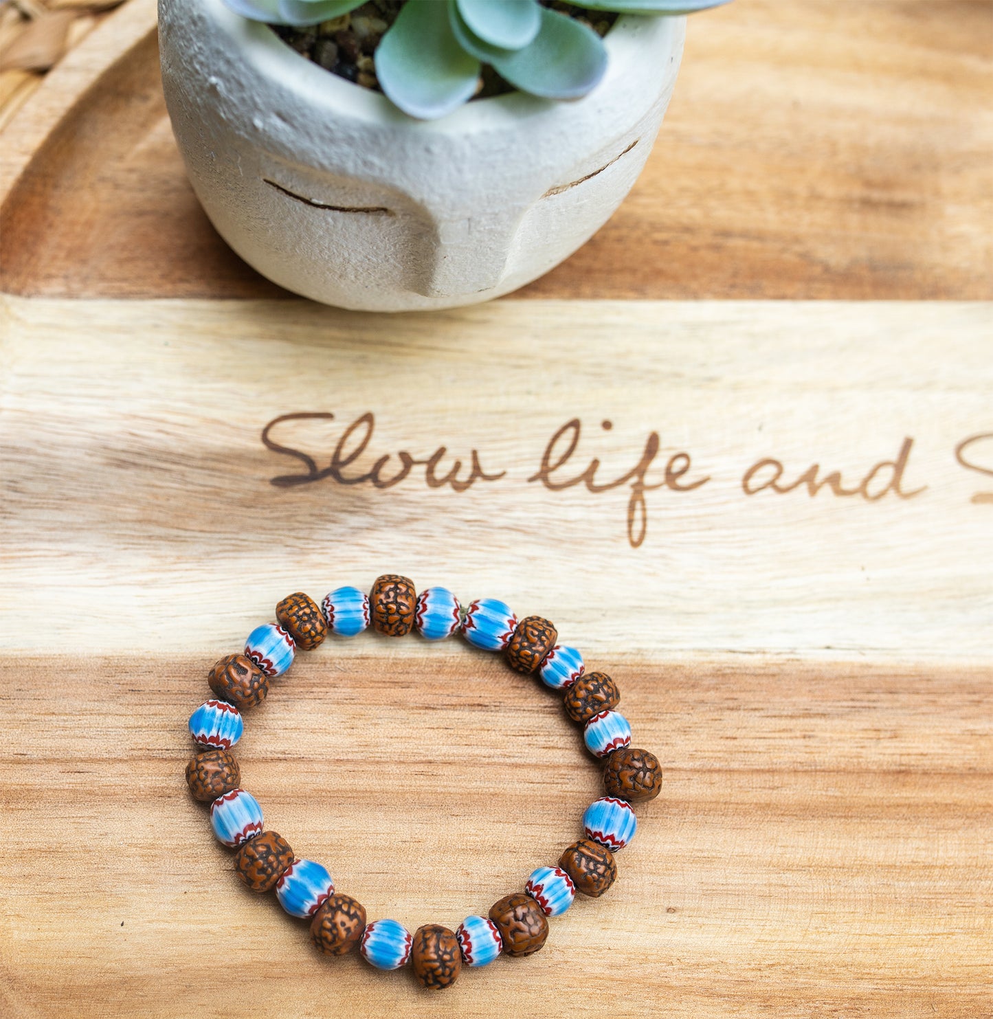 bracelet perles de rudraksha et perles chevrons turquoise fait main - caurisandco