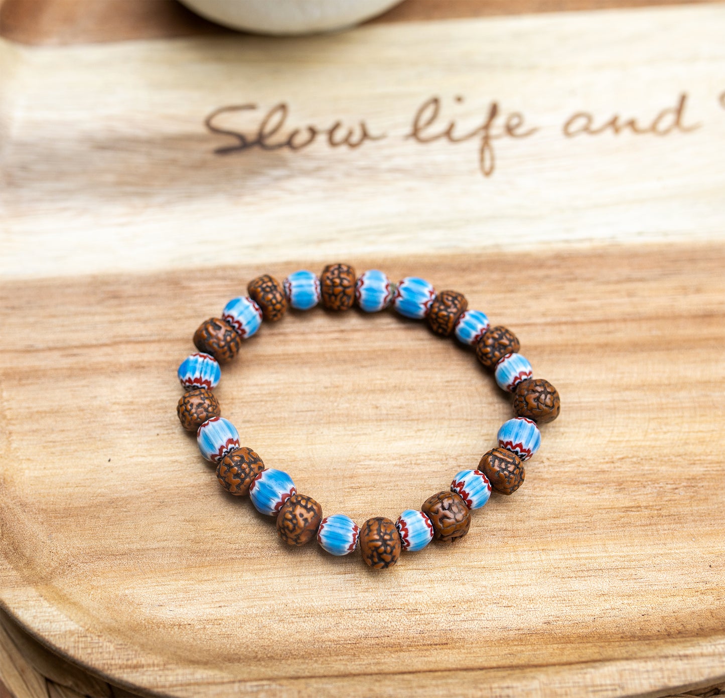 bracelet perles de rudraksha et perles chevrons turquoise fait main - caurisandco