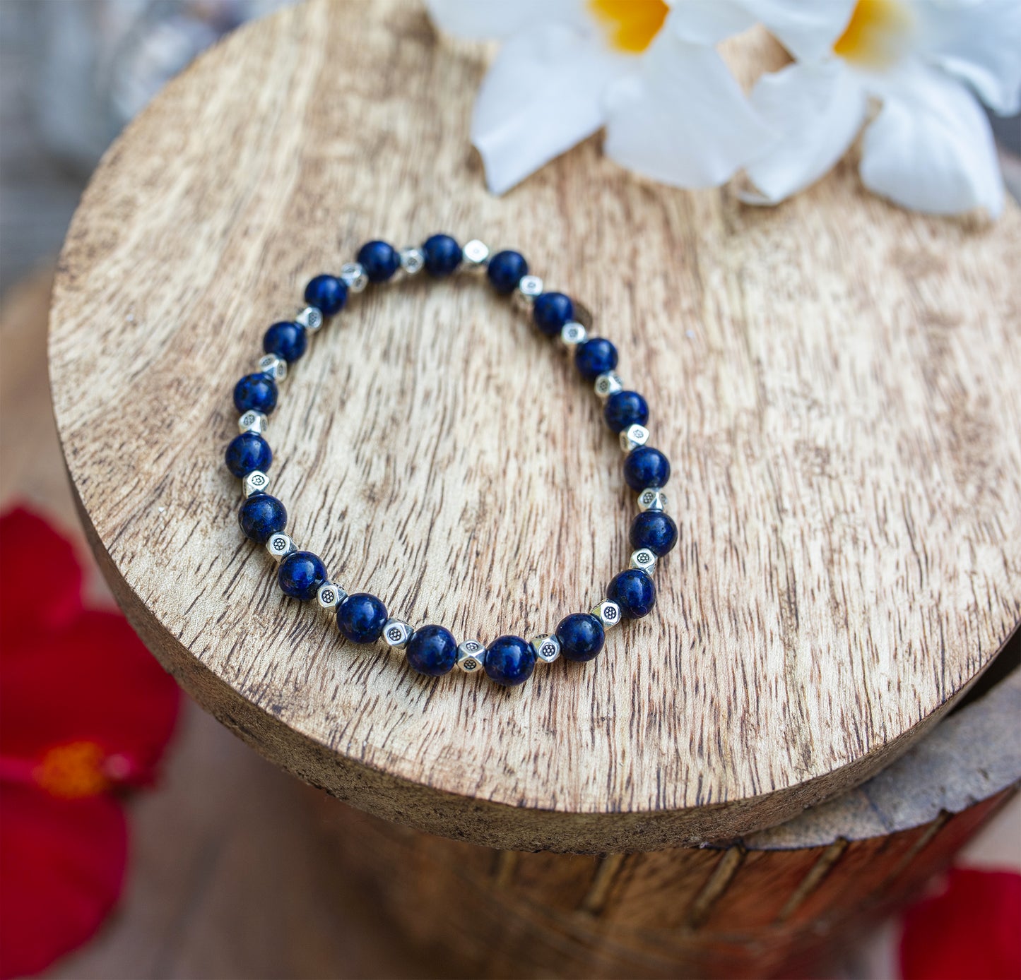 bracelet en lapis lazuli et plaqué argent fait main - caurisandco
