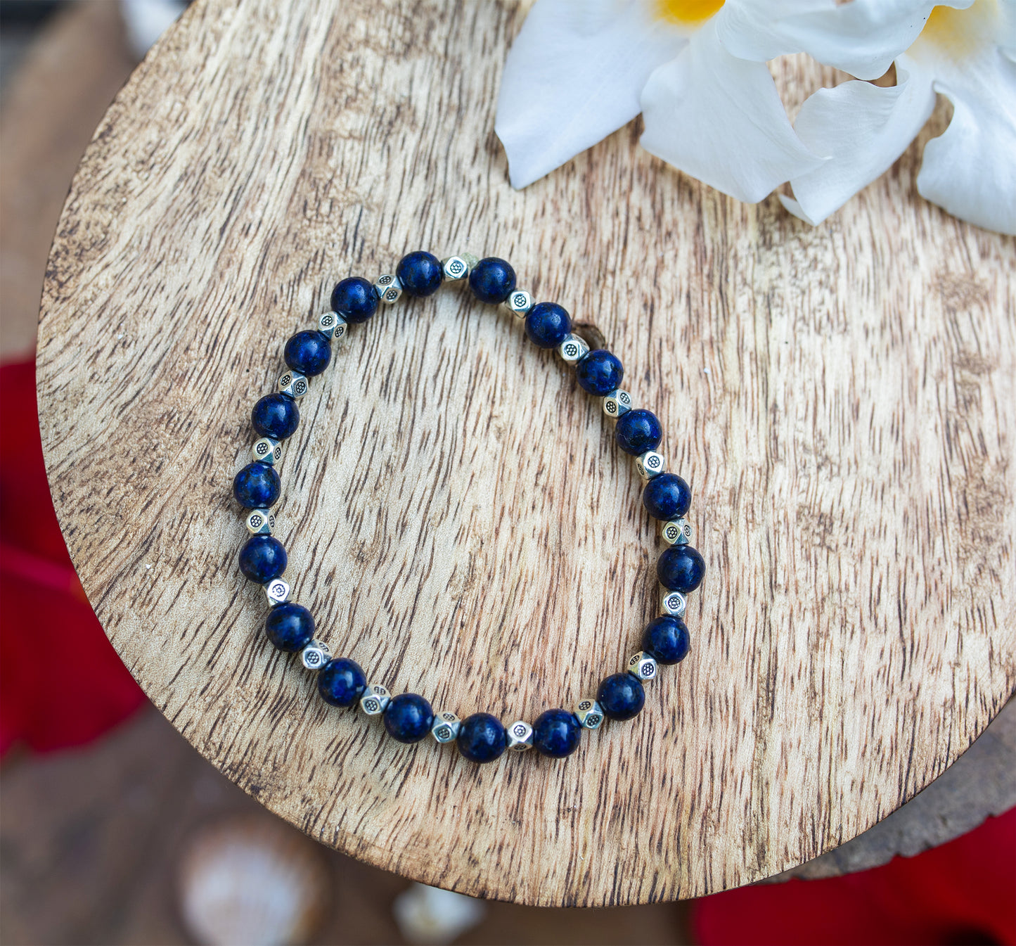 bracelet en lapis lazuli et plaqué argent fait main - caurisandco