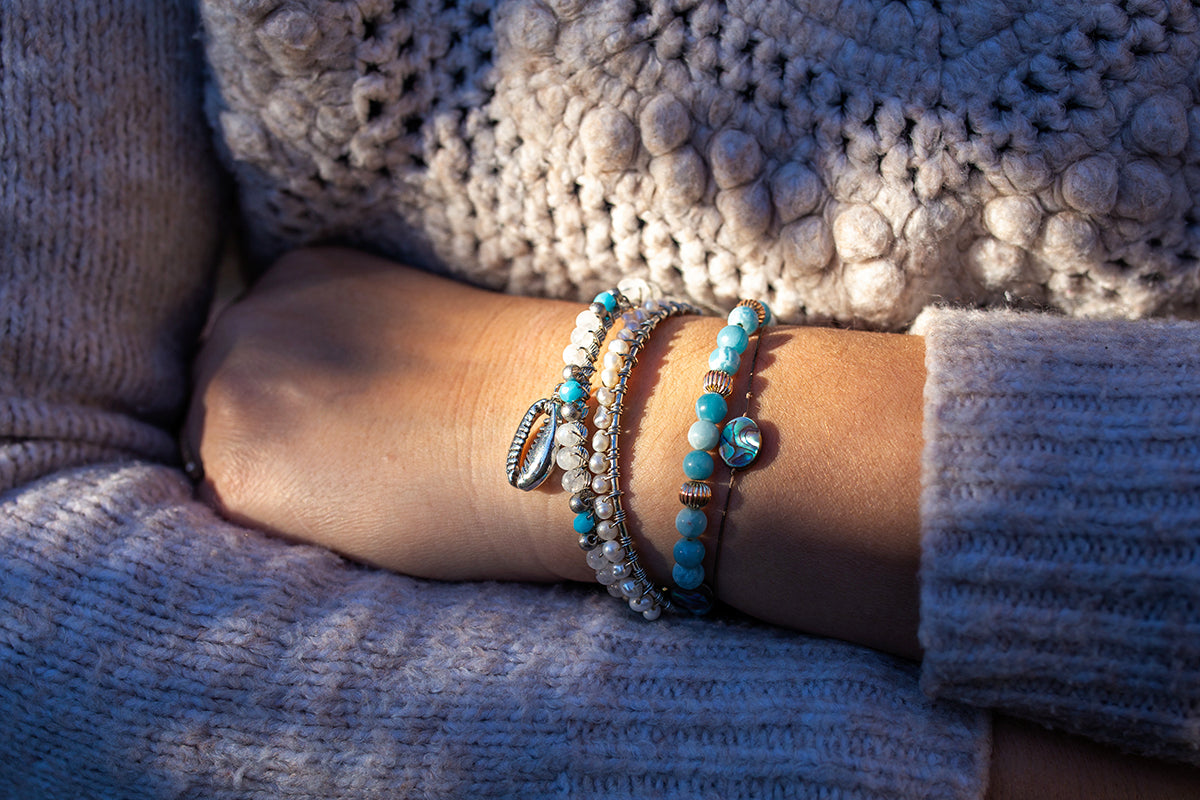 bracelet jonc tissé en pierre naturelle moonstone perle en verre - caurisandco