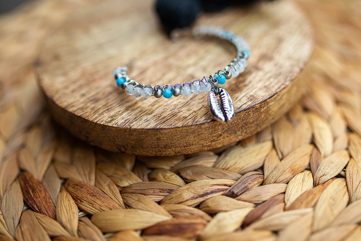 bracelet jonc tissé en pierre naturelle moonstone perle en verre - caurisandco